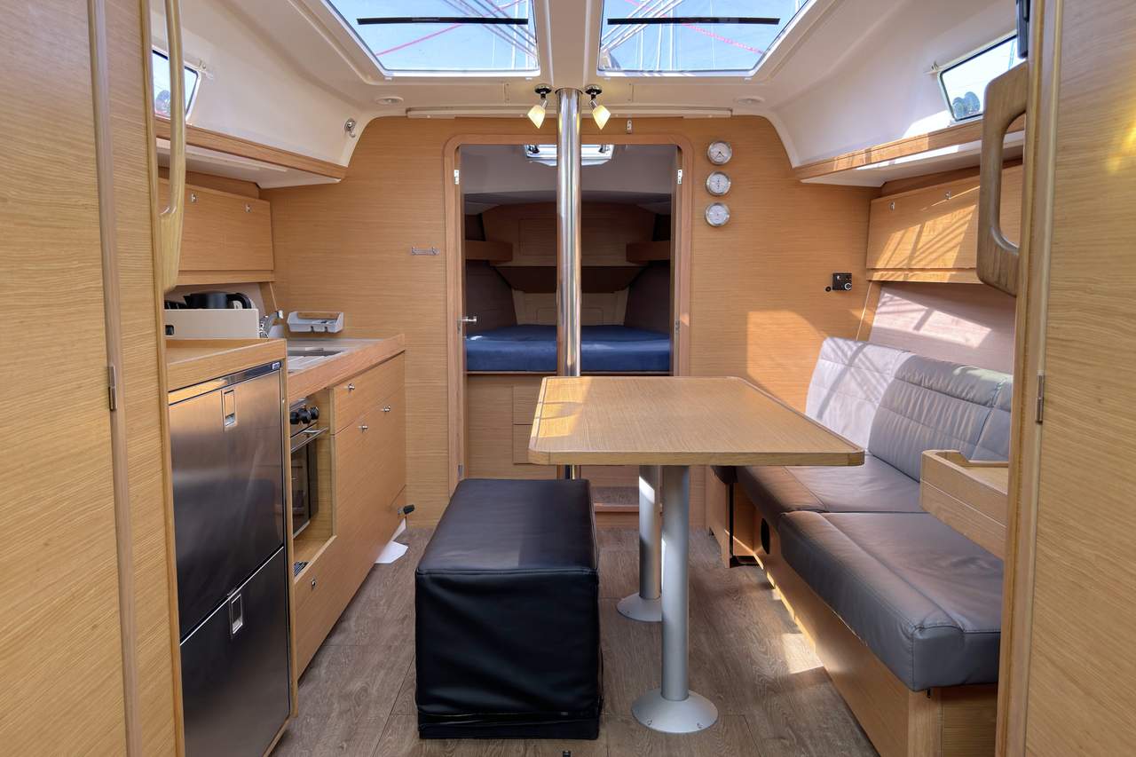 Dufour 382 GL — photo 10