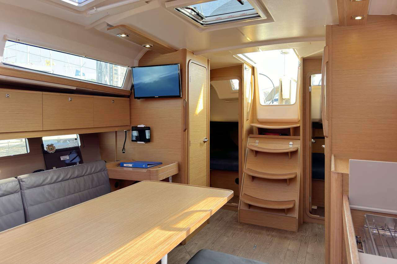 Dufour 382 GL — photo 13