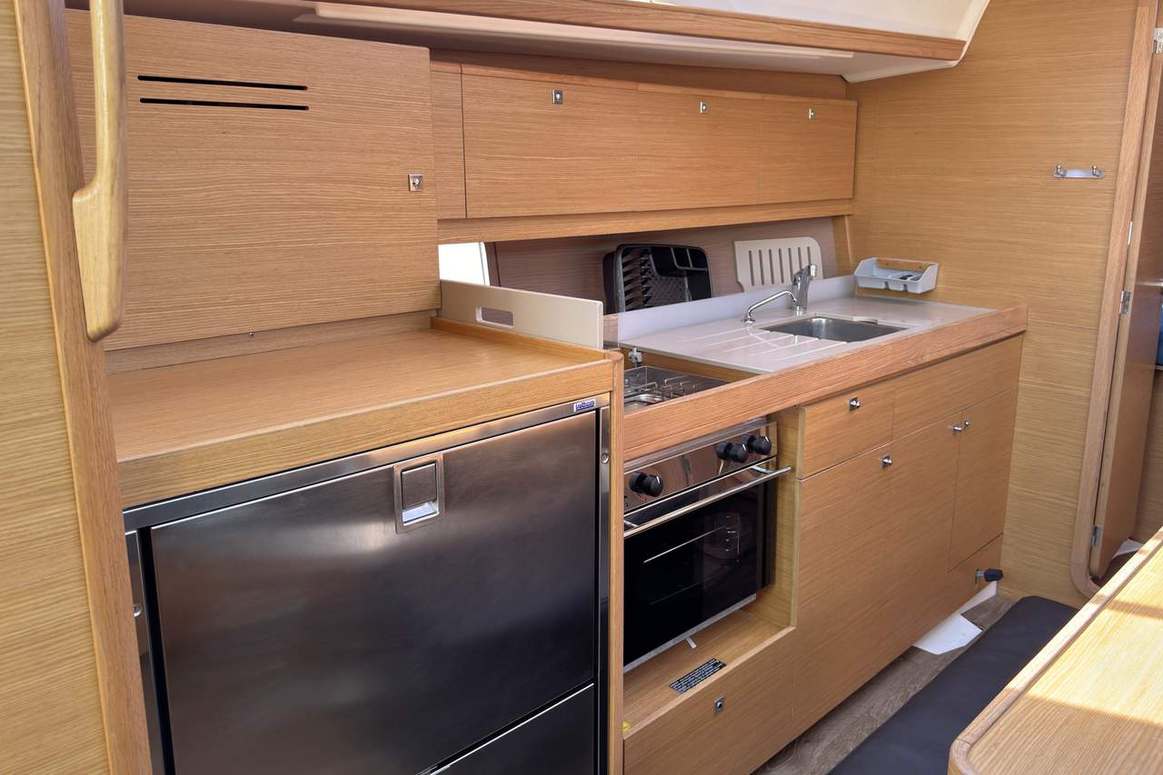 Dufour 382 GL — photo 15