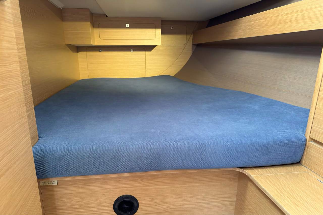 Dufour 382 GL — photo 19