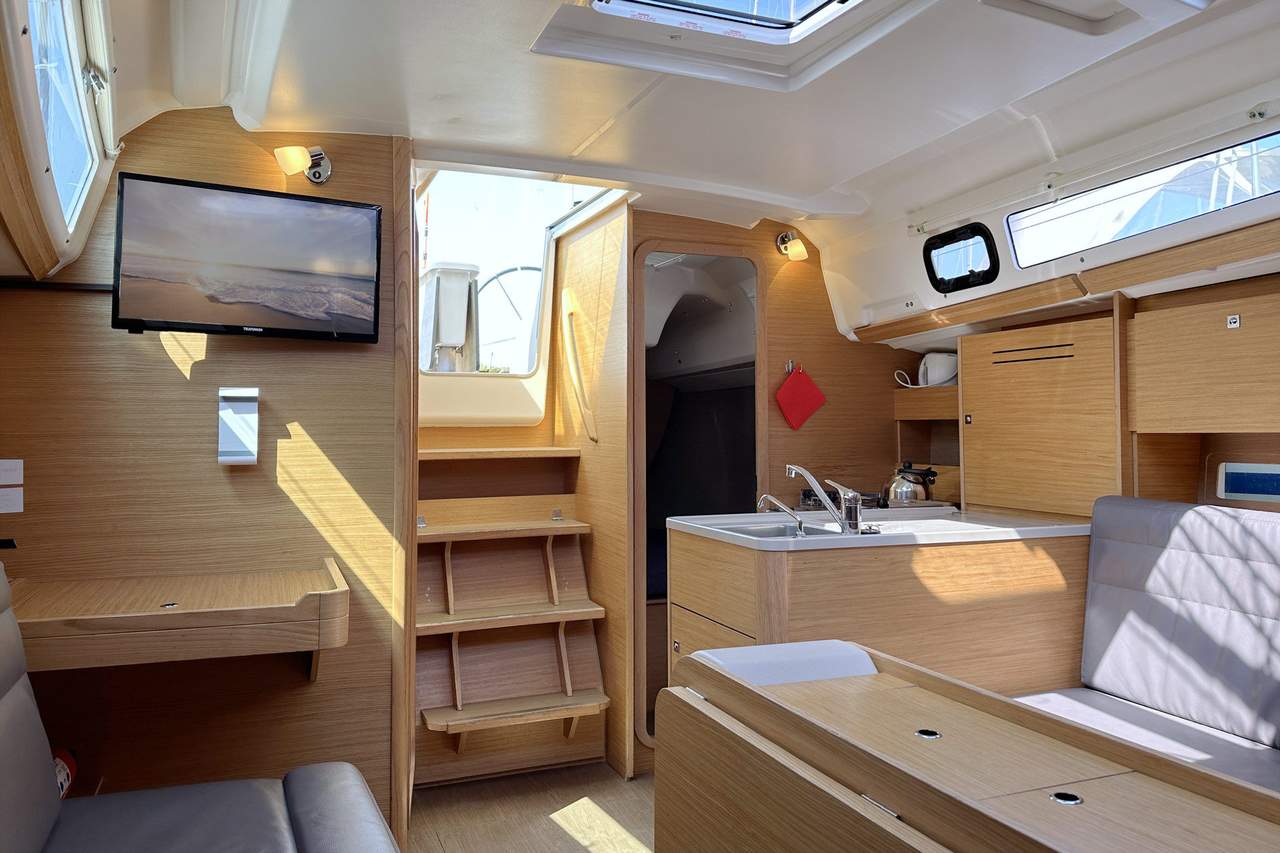 Dufour 310 GL — photo 15