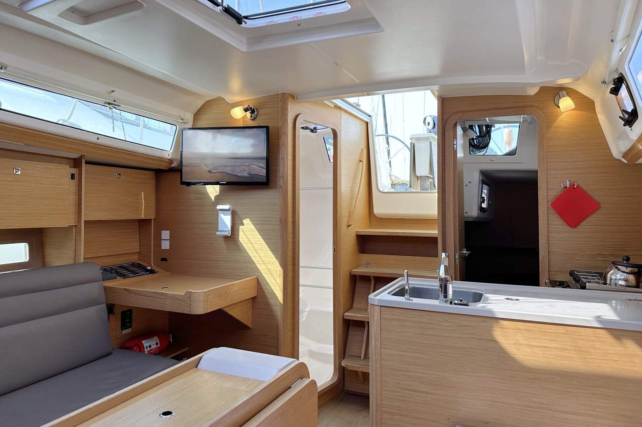 Dufour 310 GL — photo 16