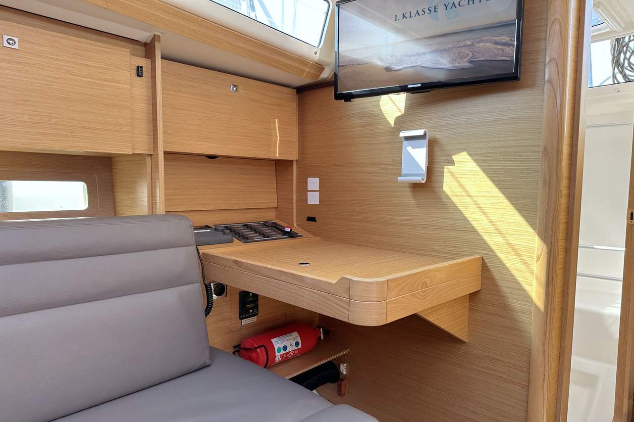 Dufour 310 GL — photo 17