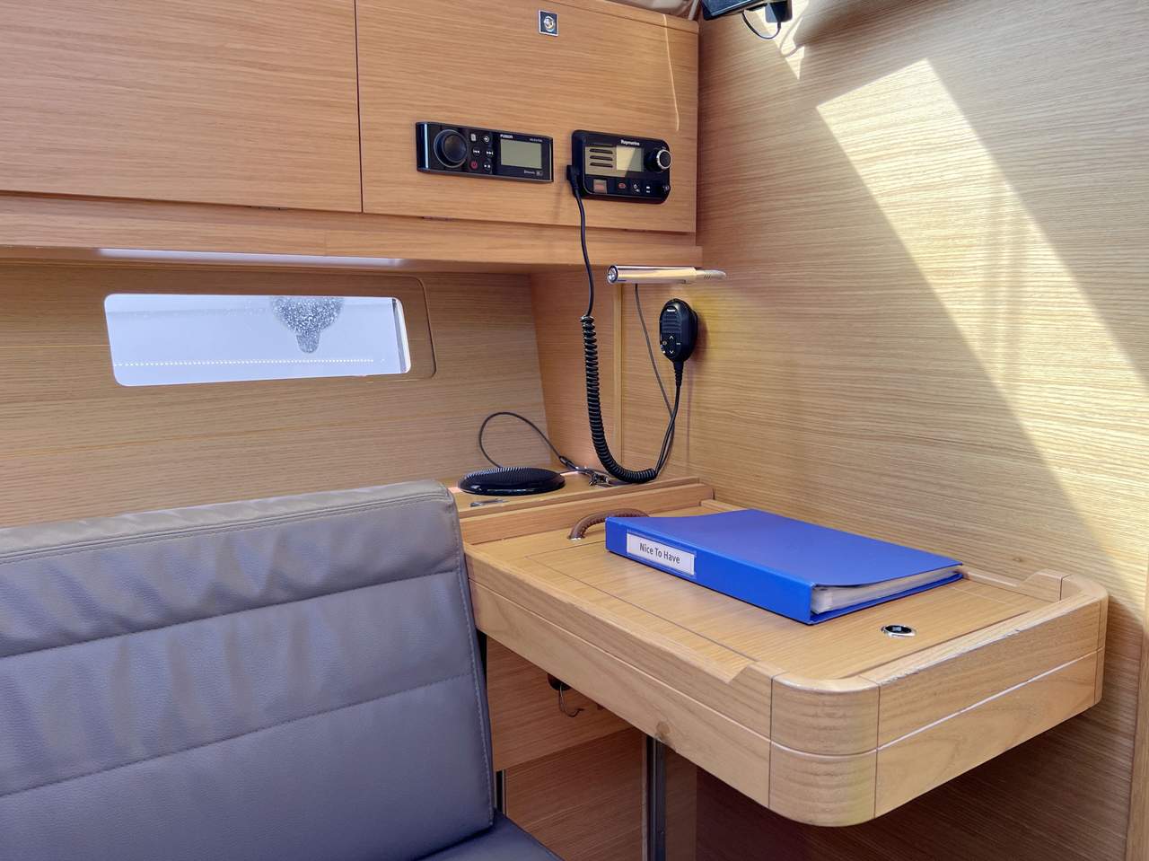 Dufour 382 GL — photo 16