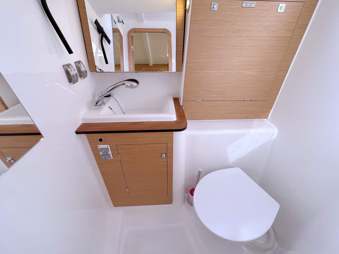 Dufour 382 GL — photo 22