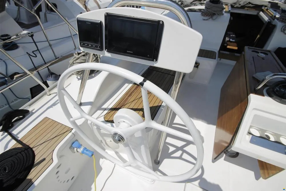 Bavaria Cruiser 51 — photo 14