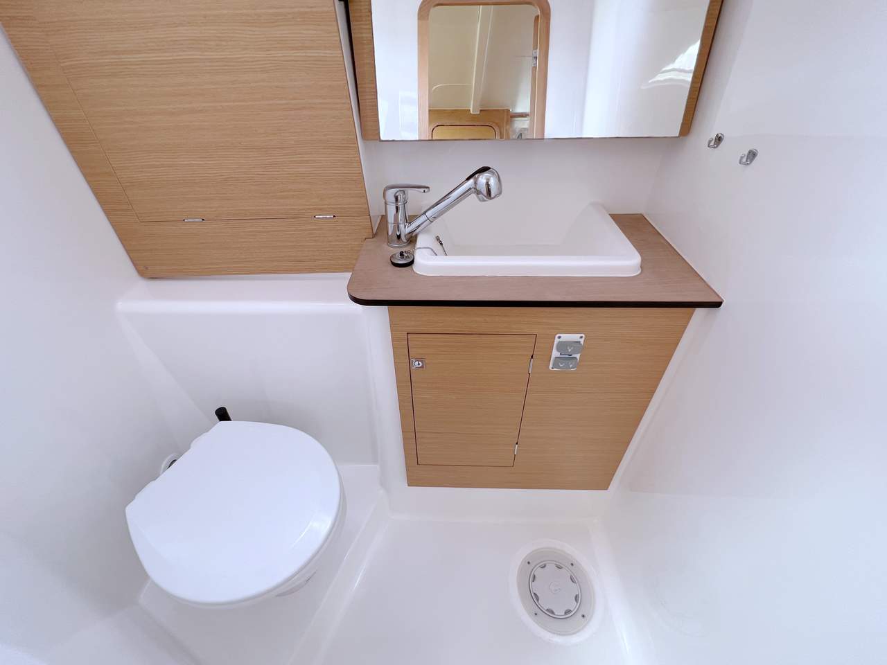Dufour 382 GL — photo 24