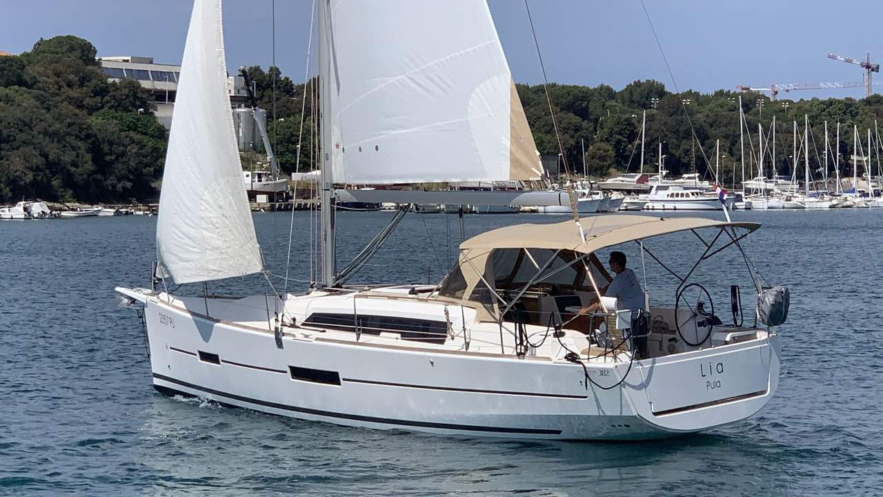 Dufour 382 GL - 2 cab. — photo 1