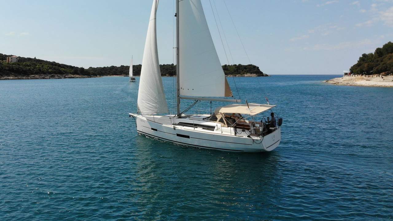 Dufour 382 GL - 2 cab. — photo 5