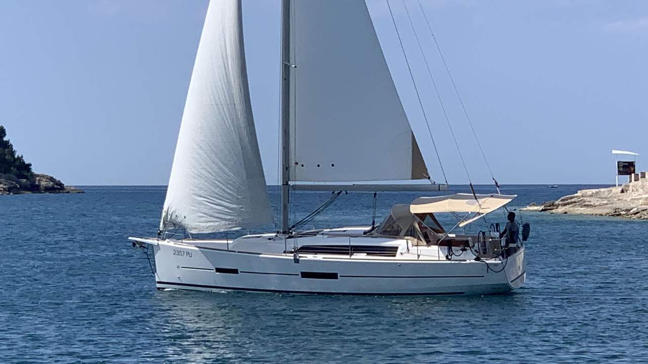 Dufour 382 GL - 2 cab. — photo 7