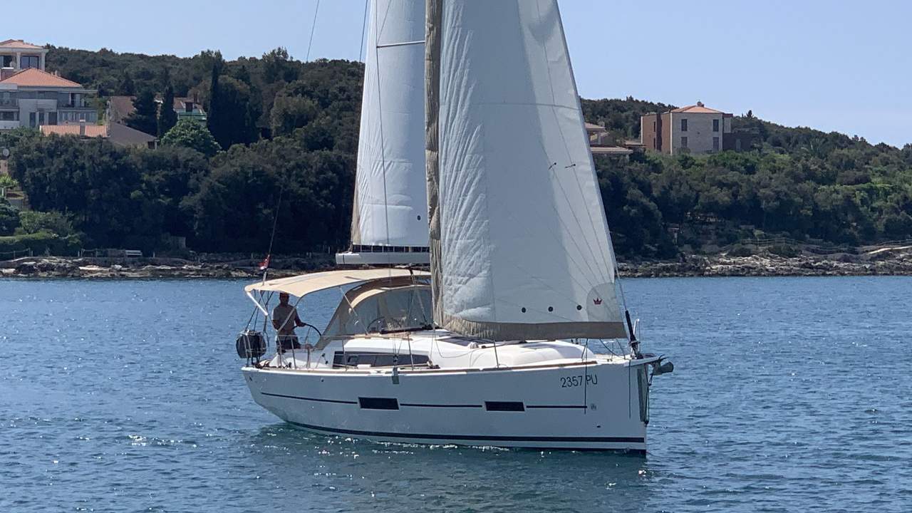 Dufour 382 GL - 2 cab. — photo 9