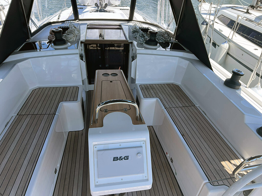 Bavaria C38 — photo 5
