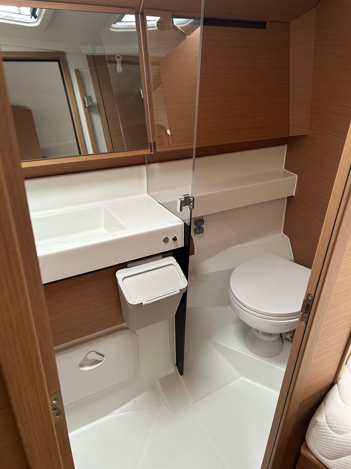 Sun Odyssey 410 - 3 cab. — photo 16
