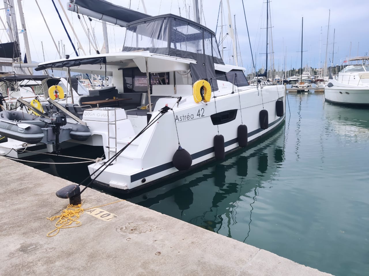 Fountaine Pajot Astrea 42 - 4 + 2 cab. — photo 1