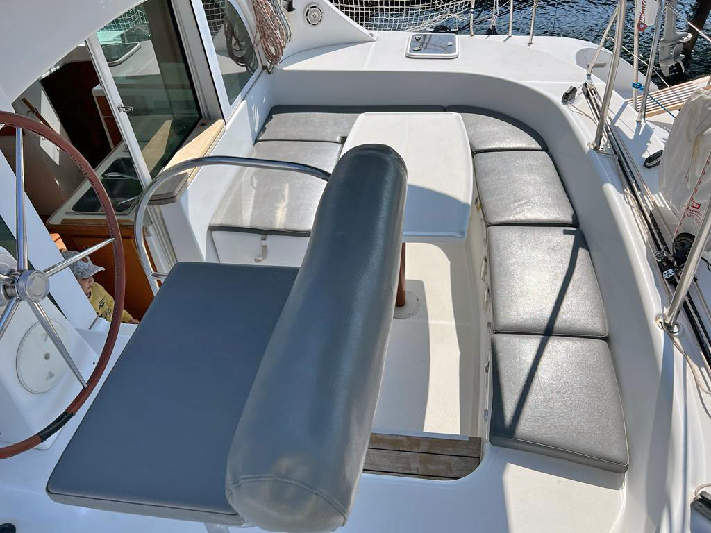 Lagoon 380 S2 - 4 + 2 cab. — photo 45