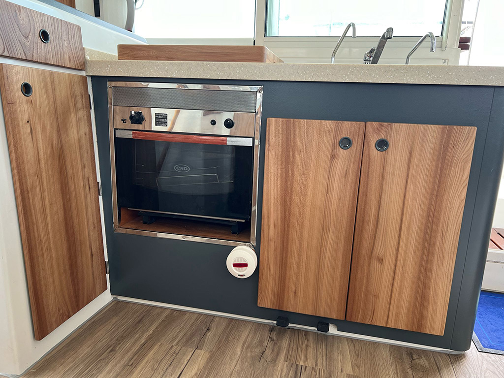 Lagoon 380 S2 - 4 + 2 cab. — photo 4