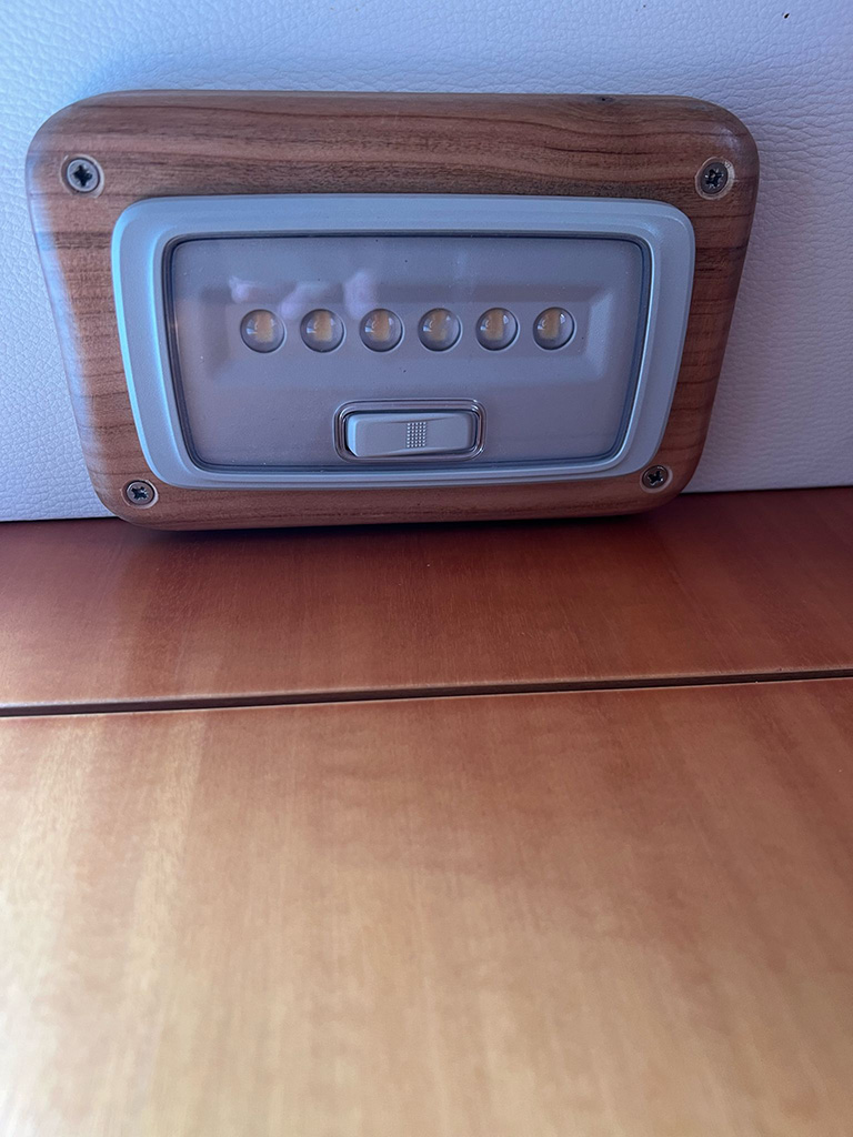 Lagoon 380 S2 - 4 + 2 cab. — photo 8