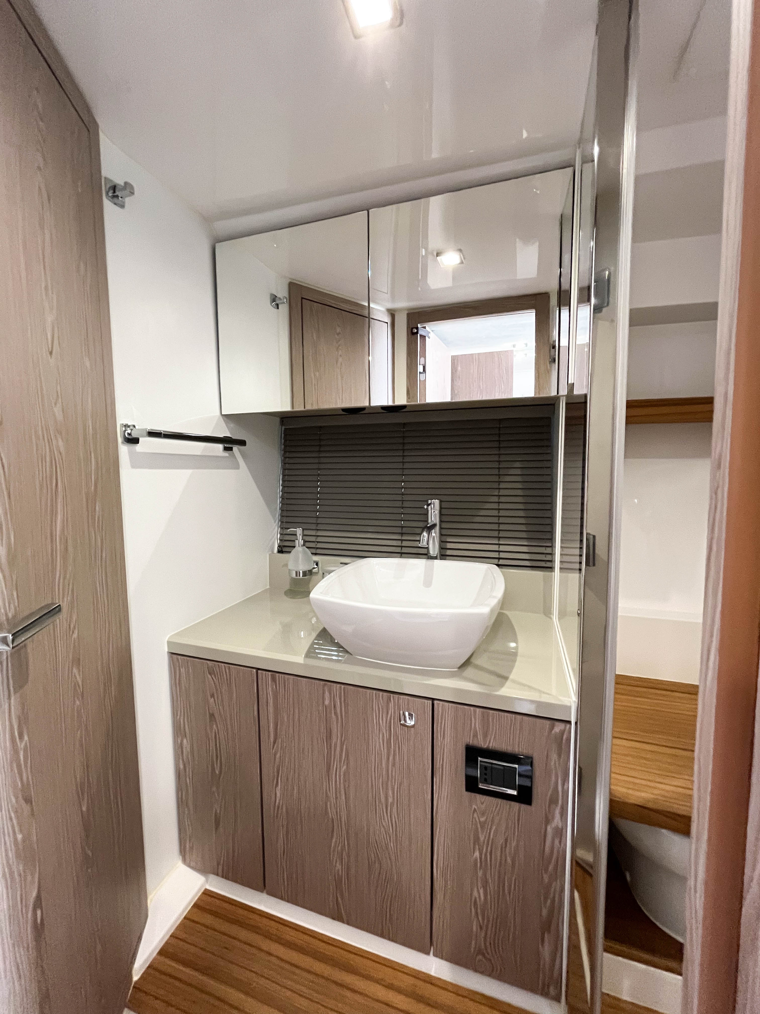 Sessa C38 — photo 17