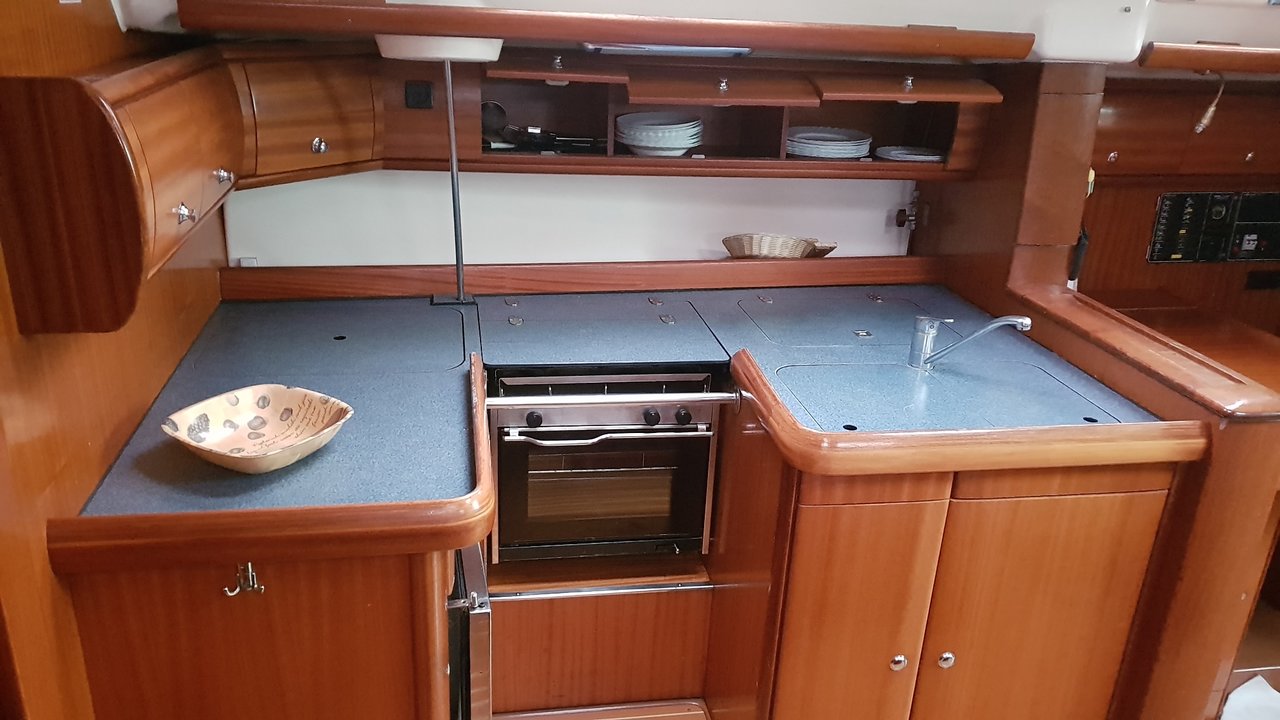 Bavaria 49 — photo 6