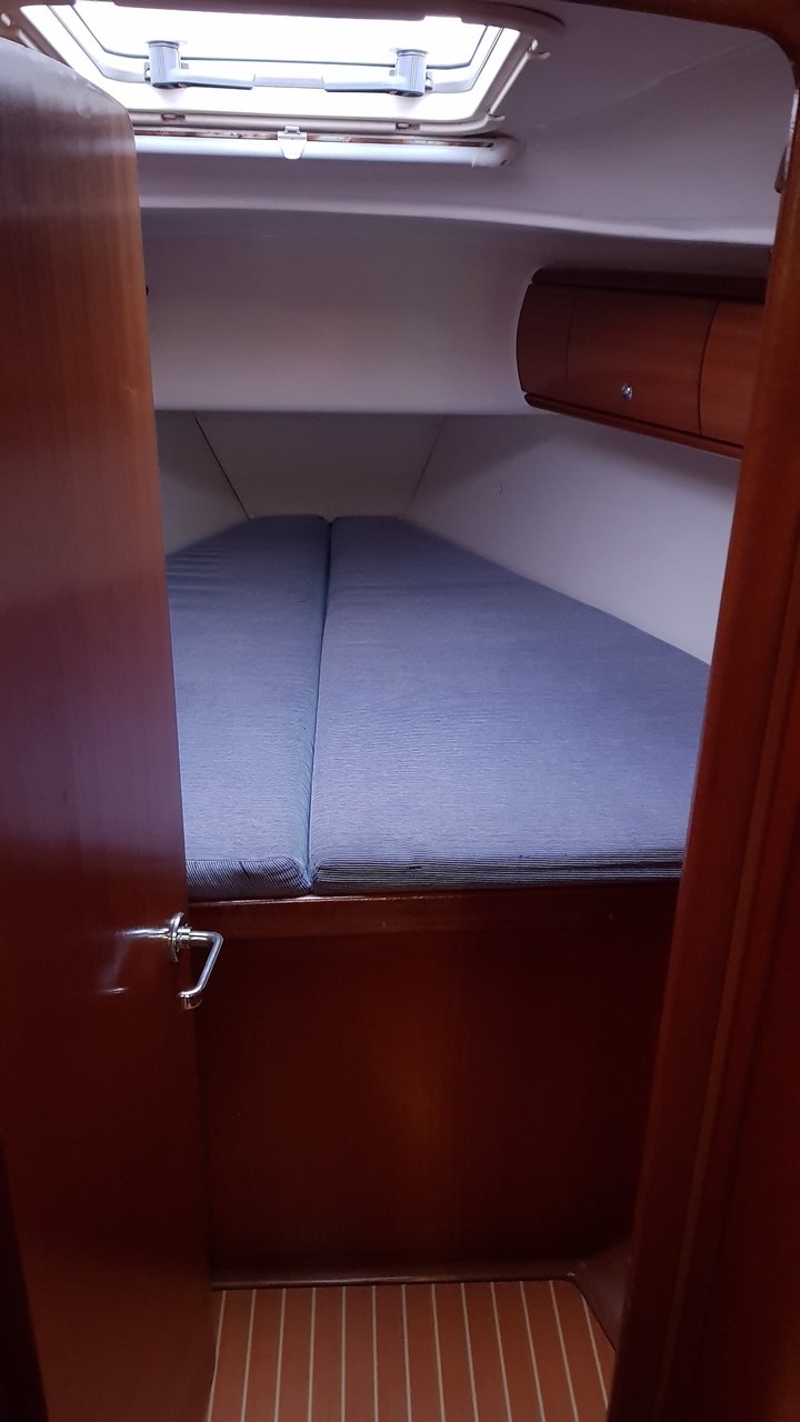Bavaria 49 — photo 10