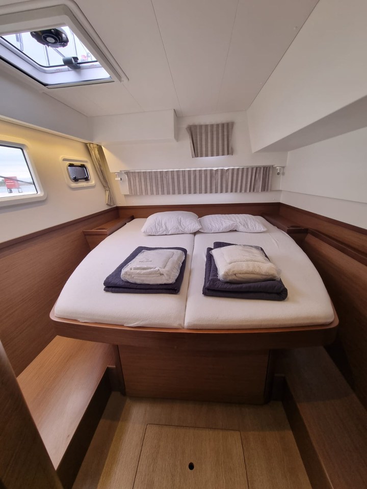 Lagoon 42 - 4 + 2 cab. — photo 13