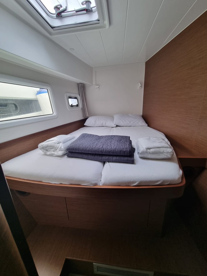 Lagoon 42 - 4 + 2 cab. — photo 17