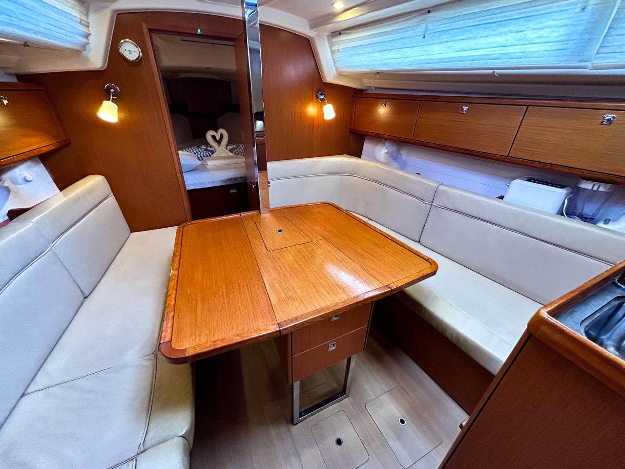 Bavaria 34 — photo 12