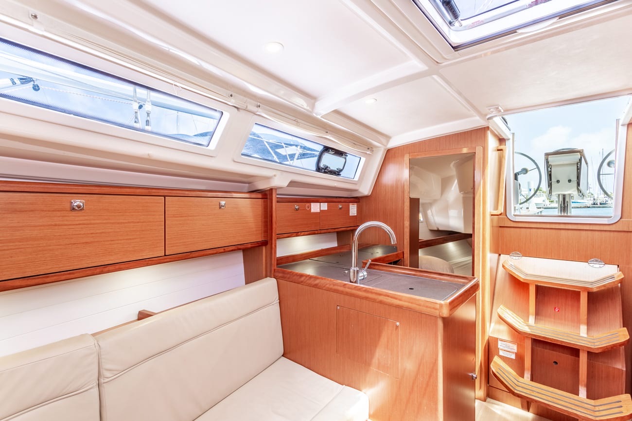 Bavaria 34 — photo 13
