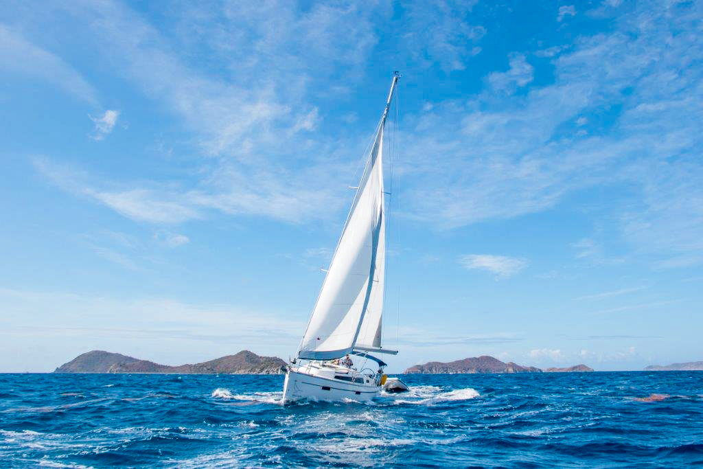 Bavaria 37 - 2 cab. — photo 4