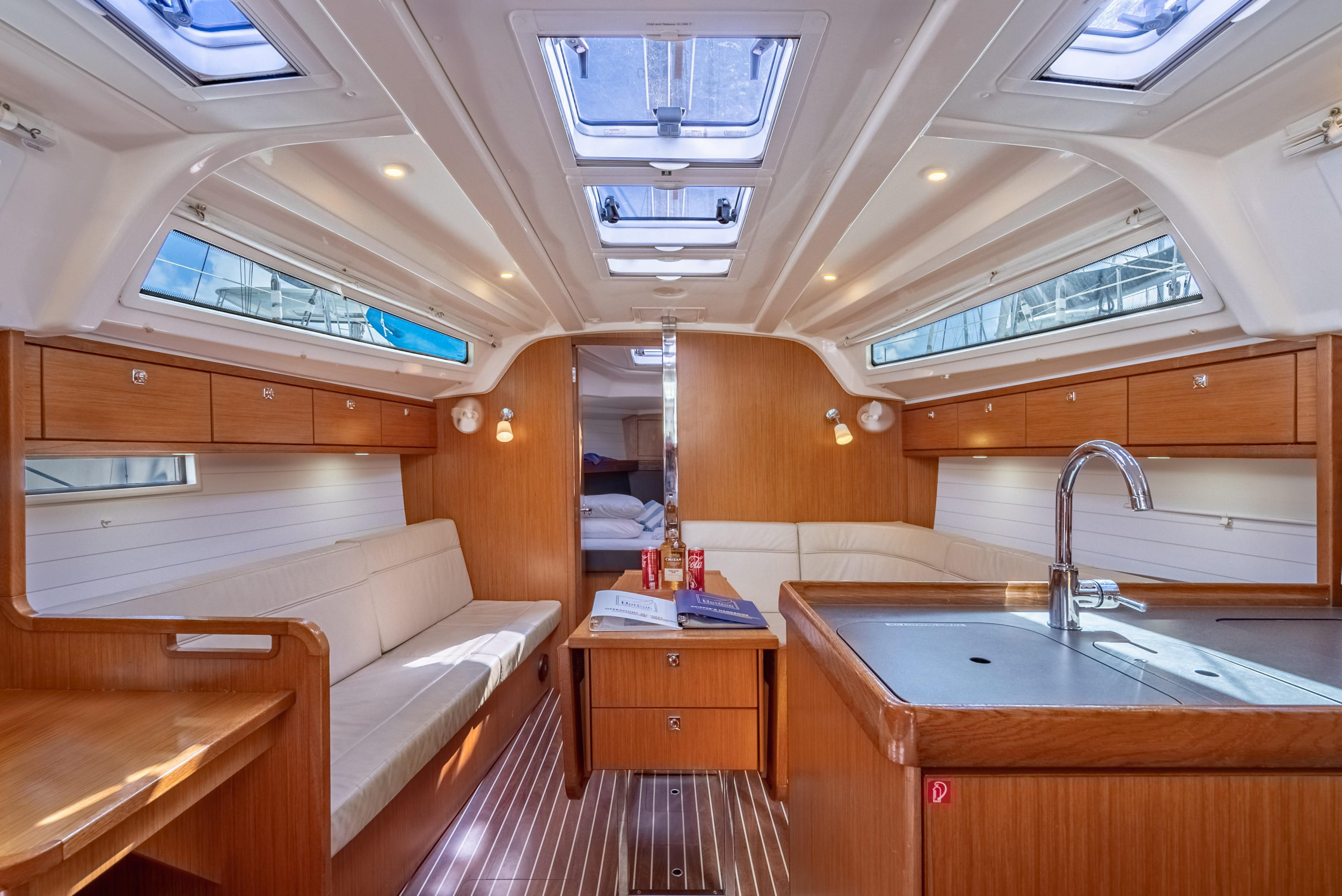 Bavaria 37 - 2 cab. — photo 14