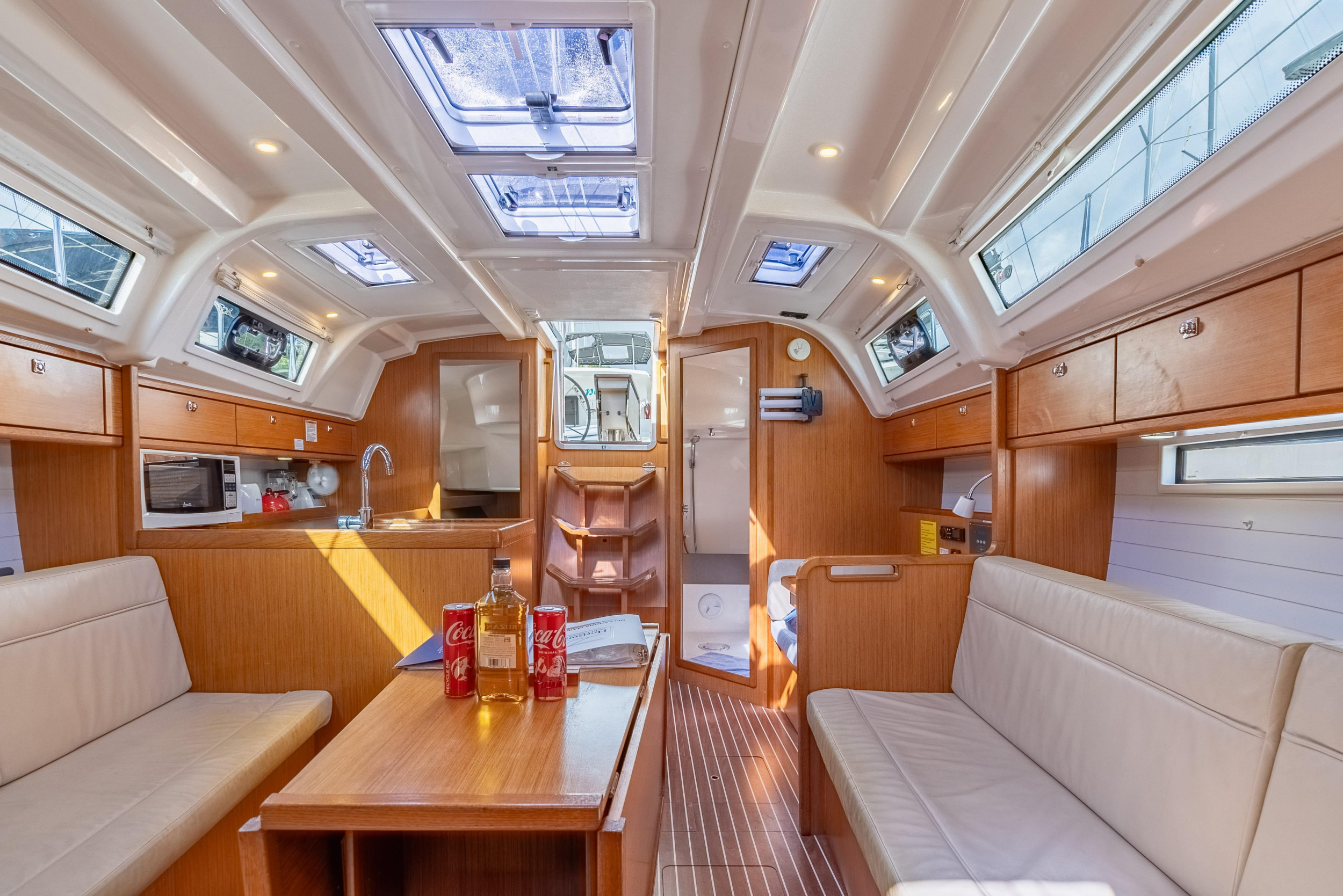 Bavaria 37 - 2 cab. — photo 15