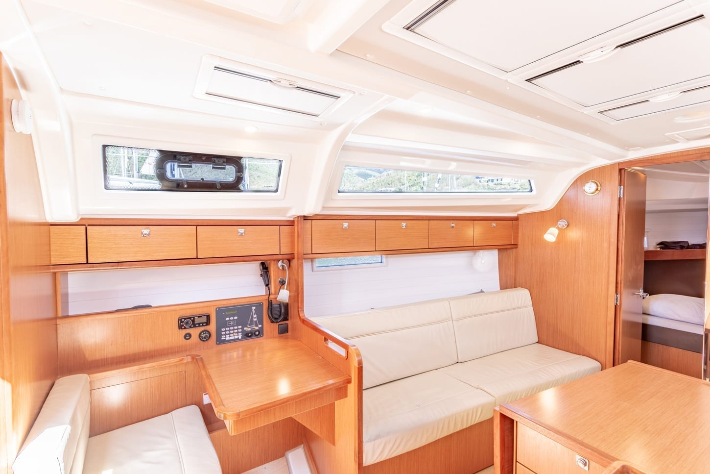 Bavaria 37 - 2 cab. — photo 12