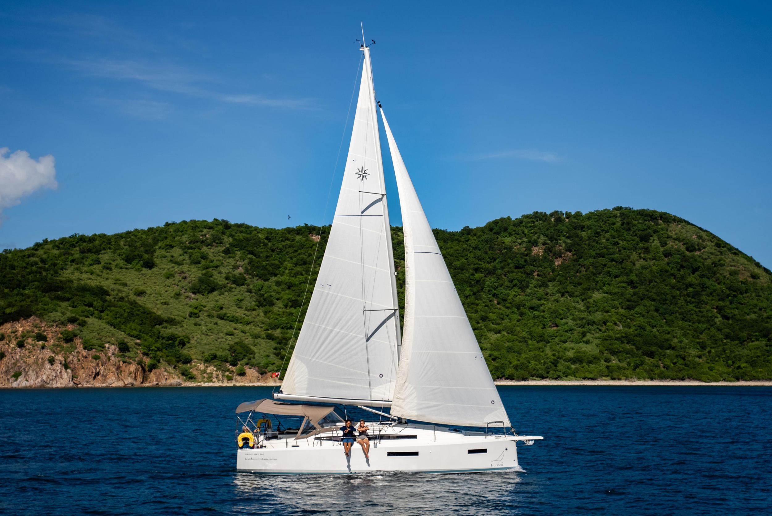 Sun Odyssey 380 - 2 cab. — photo 1