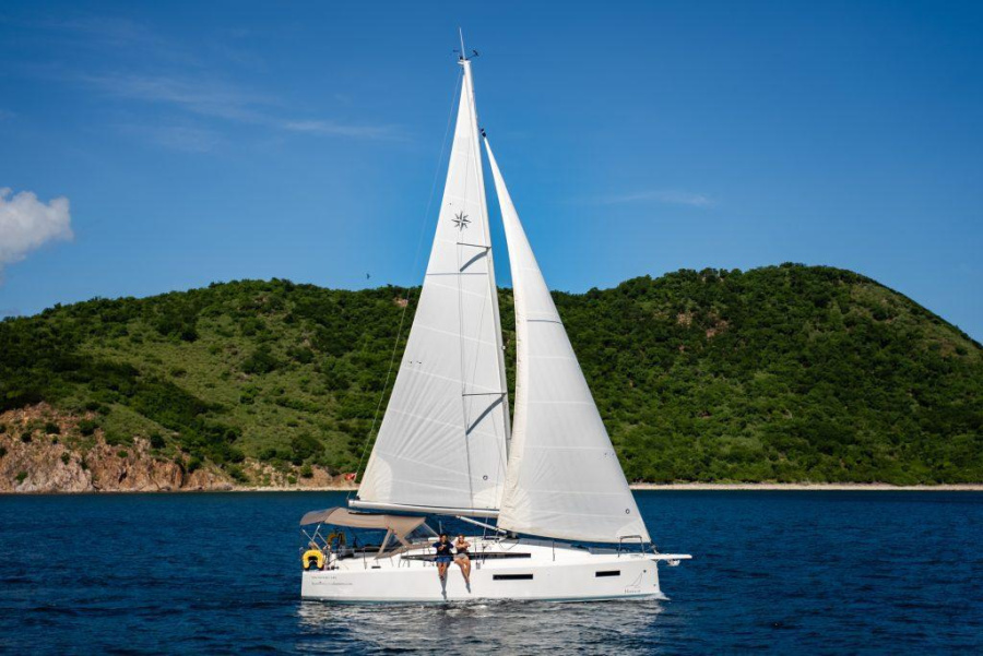 Sun Odyssey 380 - 2 cab. — photo 6