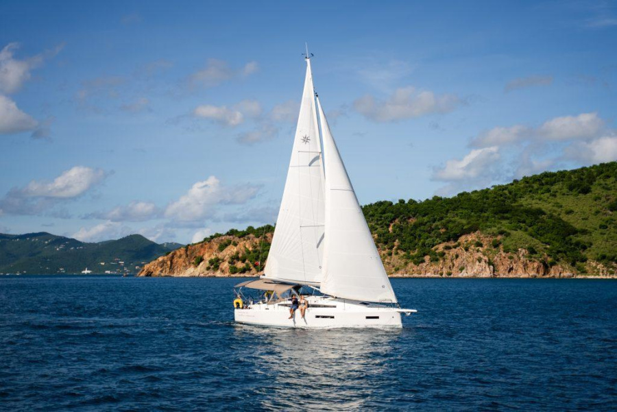 Sun Odyssey 380 - 2 cab. — photo 7