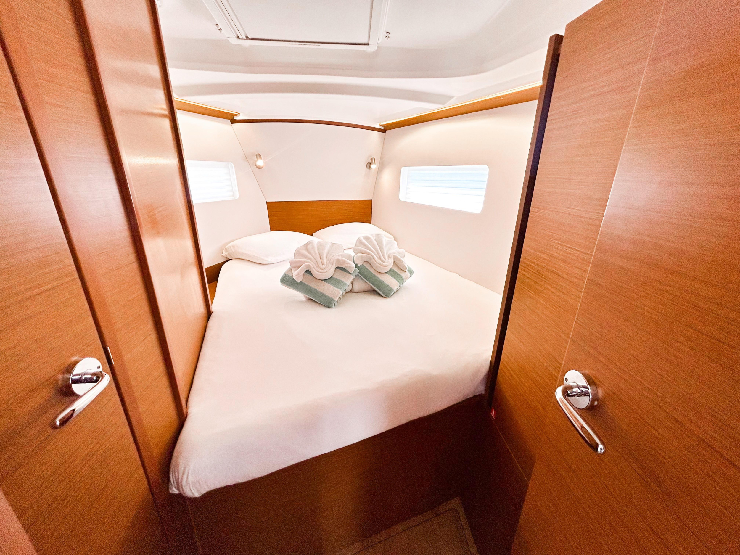 Sun Odyssey 380 - 2 cab. — photo 16