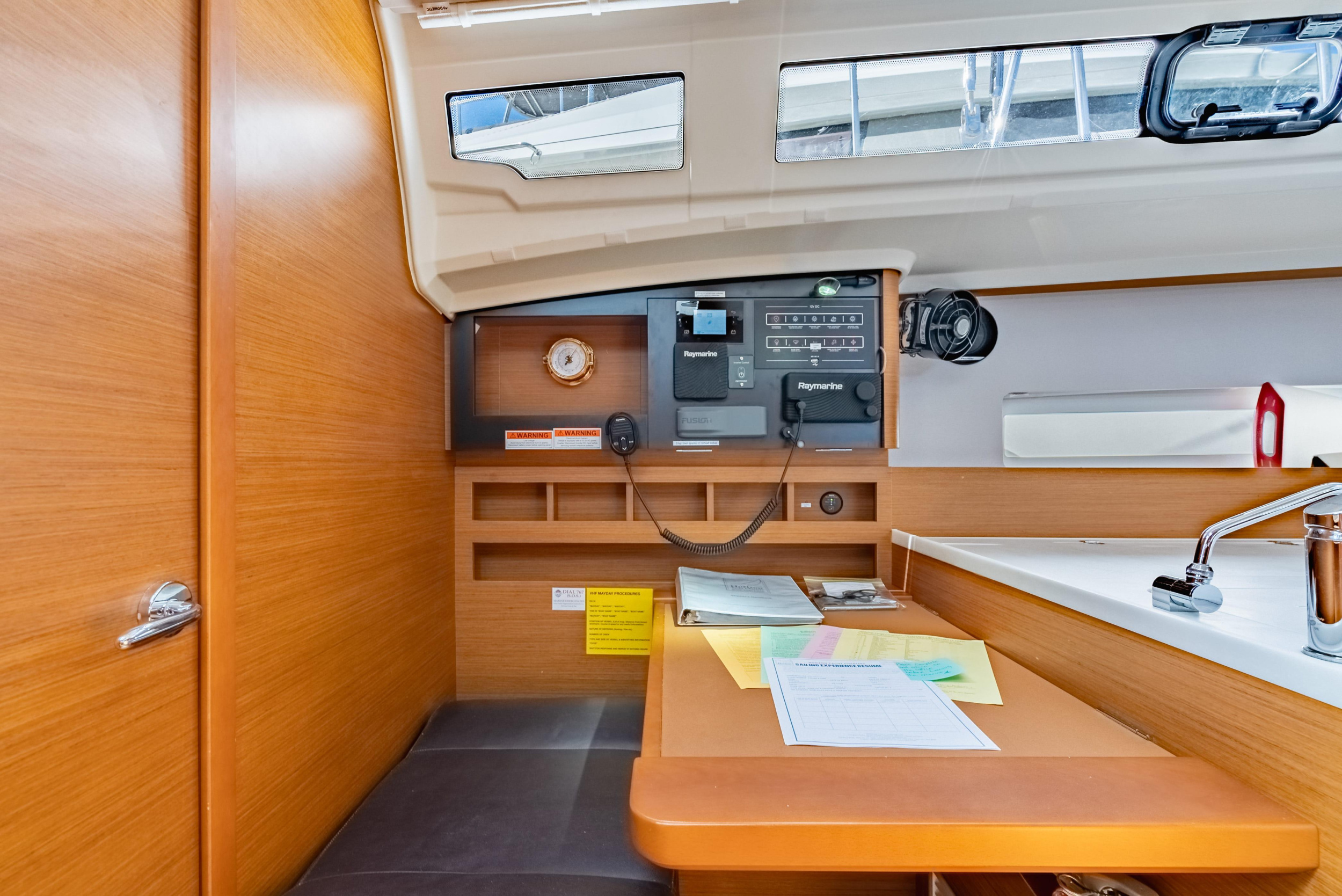 Sun Odyssey 410 - 3 cab. — photo 9