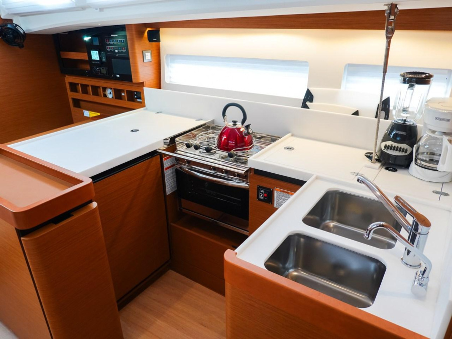 Sun Odyssey 440 - 3 cab. — photo 19