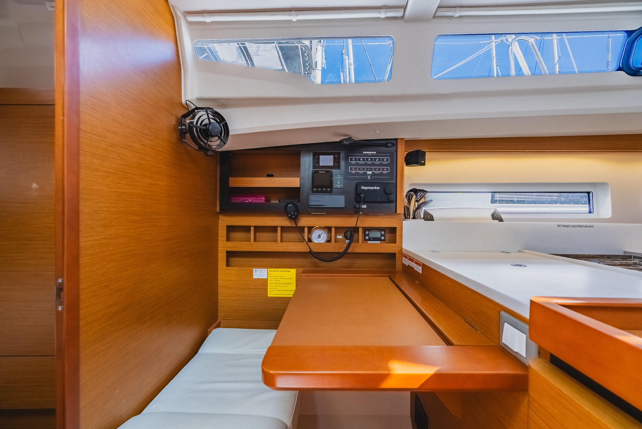 Sun Odyssey 440 - 3 cab. — photo 25