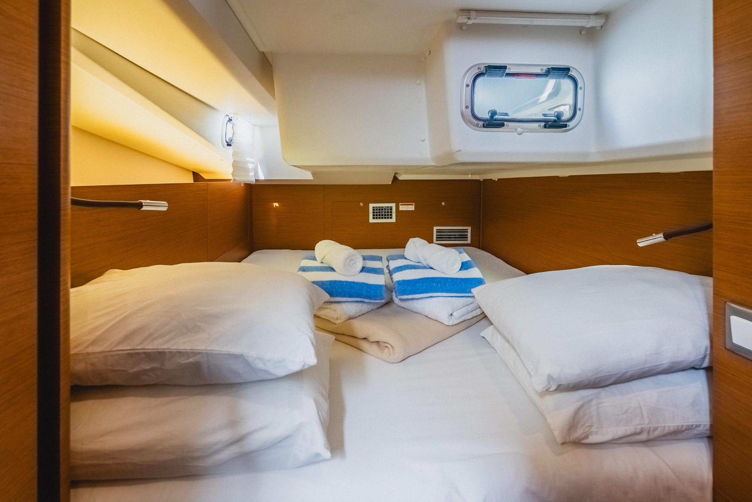 Sun Odyssey 440 - 3 cab. — photo 28