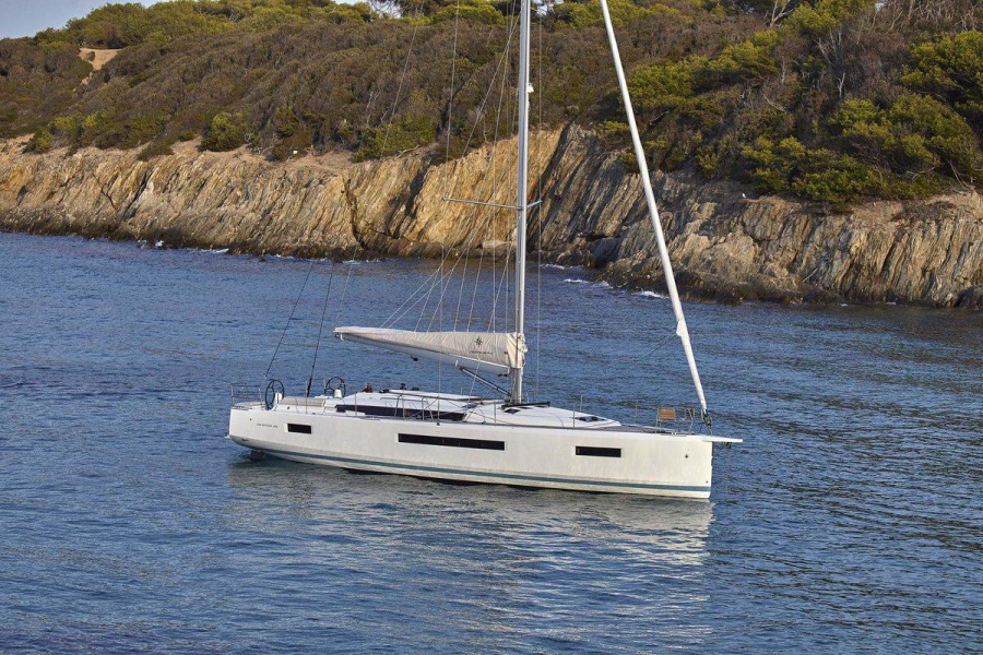 Photo #1 - Sun Odyssey 490 - 3 cab. (Hakuna Matata IV) en Resort & Marina - 42777