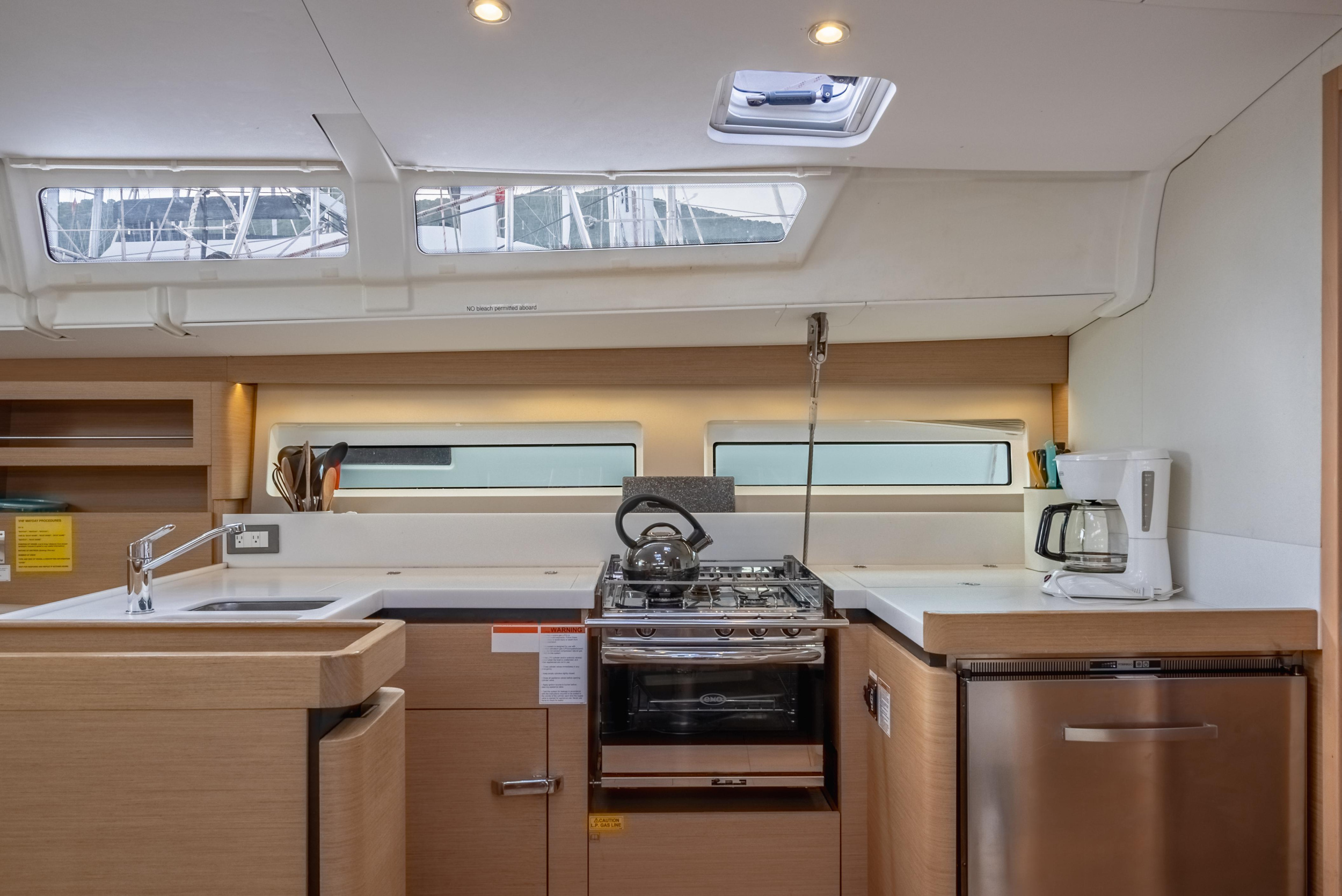 Sun Odyssey 490 - 3 cab. — photo 25