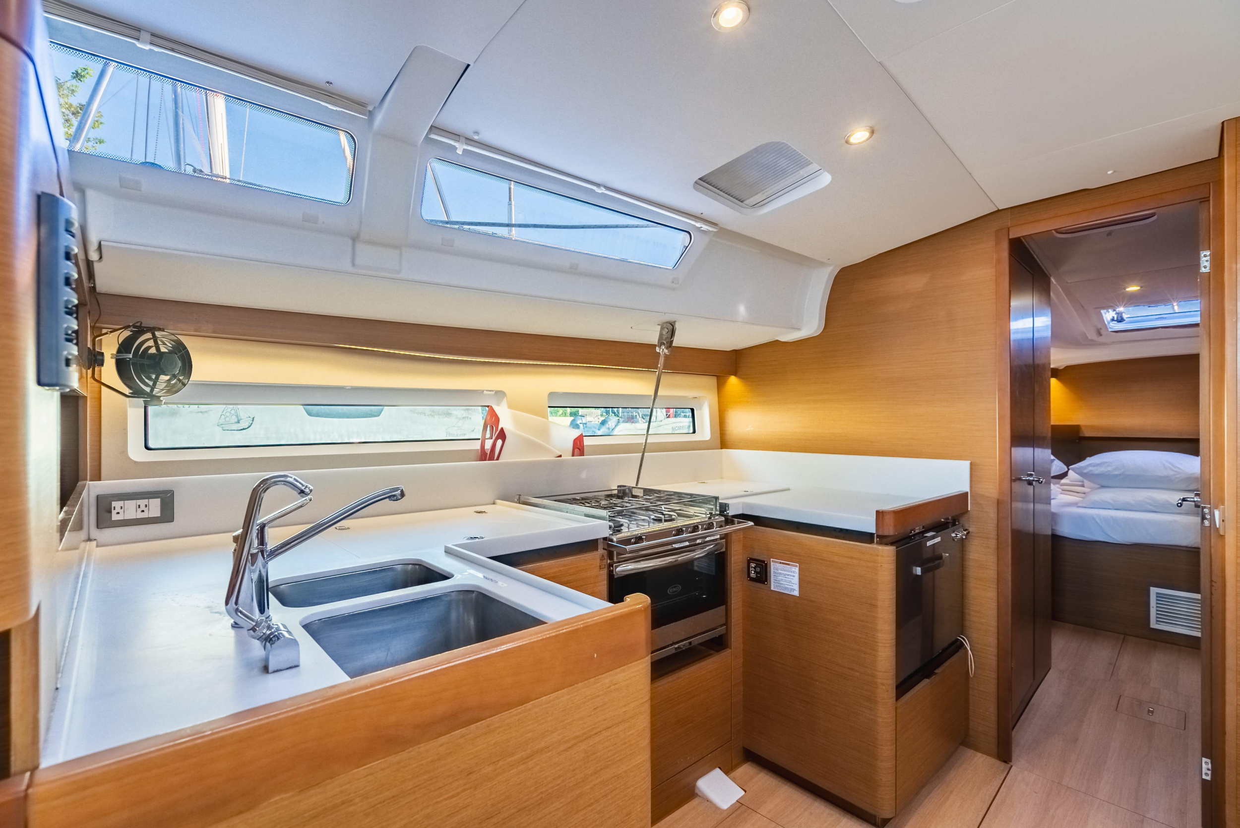 Sun Odyssey 490 - 4 + 1 cab. — photo 30