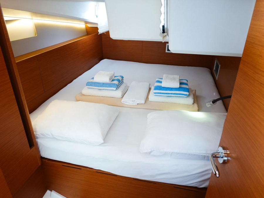 Sun Odyssey 490 - 4 + 1 cab. — photo 32