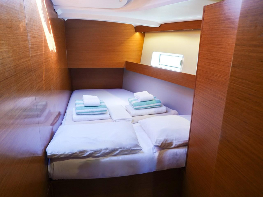 Sun Odyssey 490 - 4 + 1 cab. — photo 33