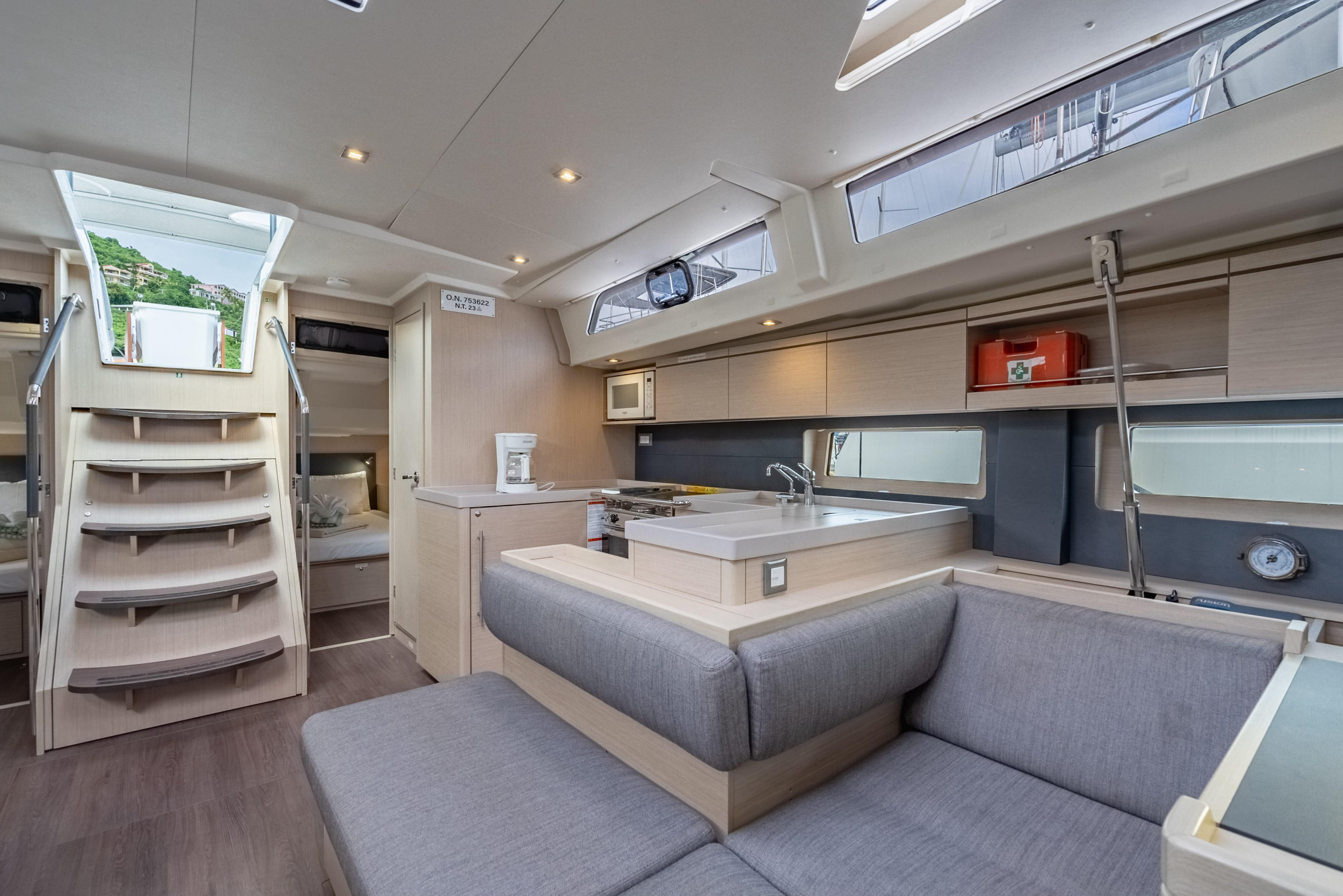 Oceanis 51.1 — photo 23