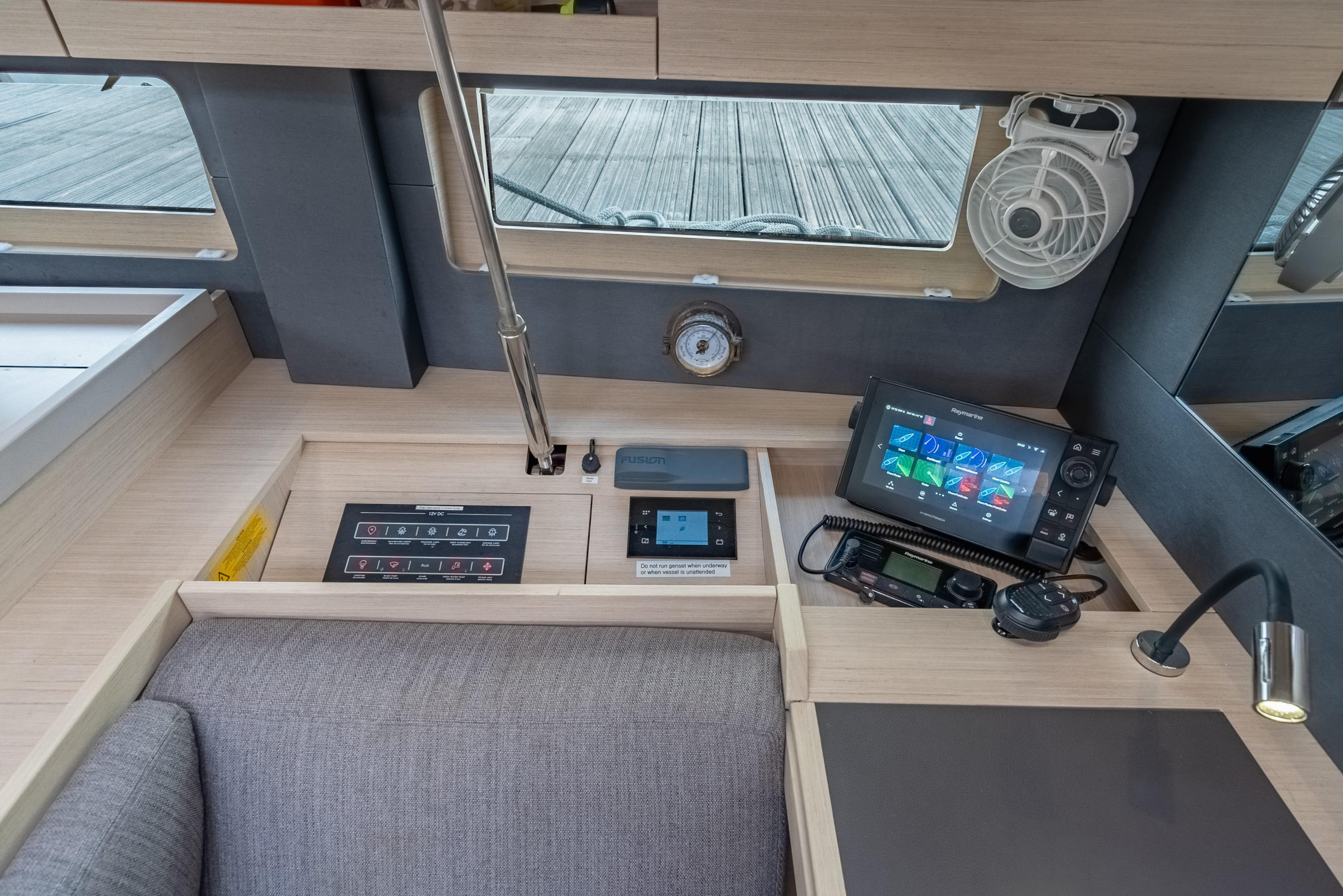 Oceanis 51.1 — photo 26