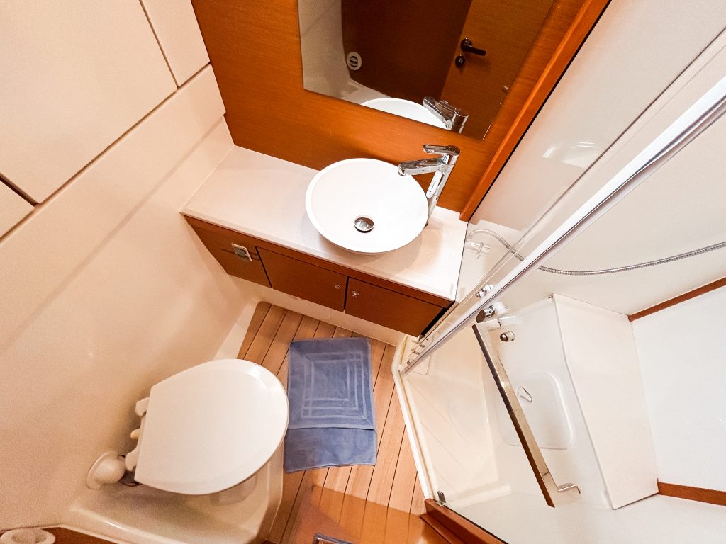 Jeanneau 54 - 3 cab. — photo 24