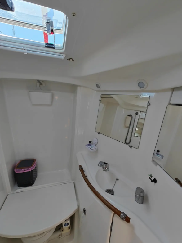 Oceanis Clipper 393 — photo 9