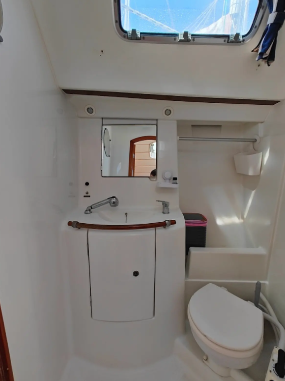 Oceanis Clipper 393 — photo 10